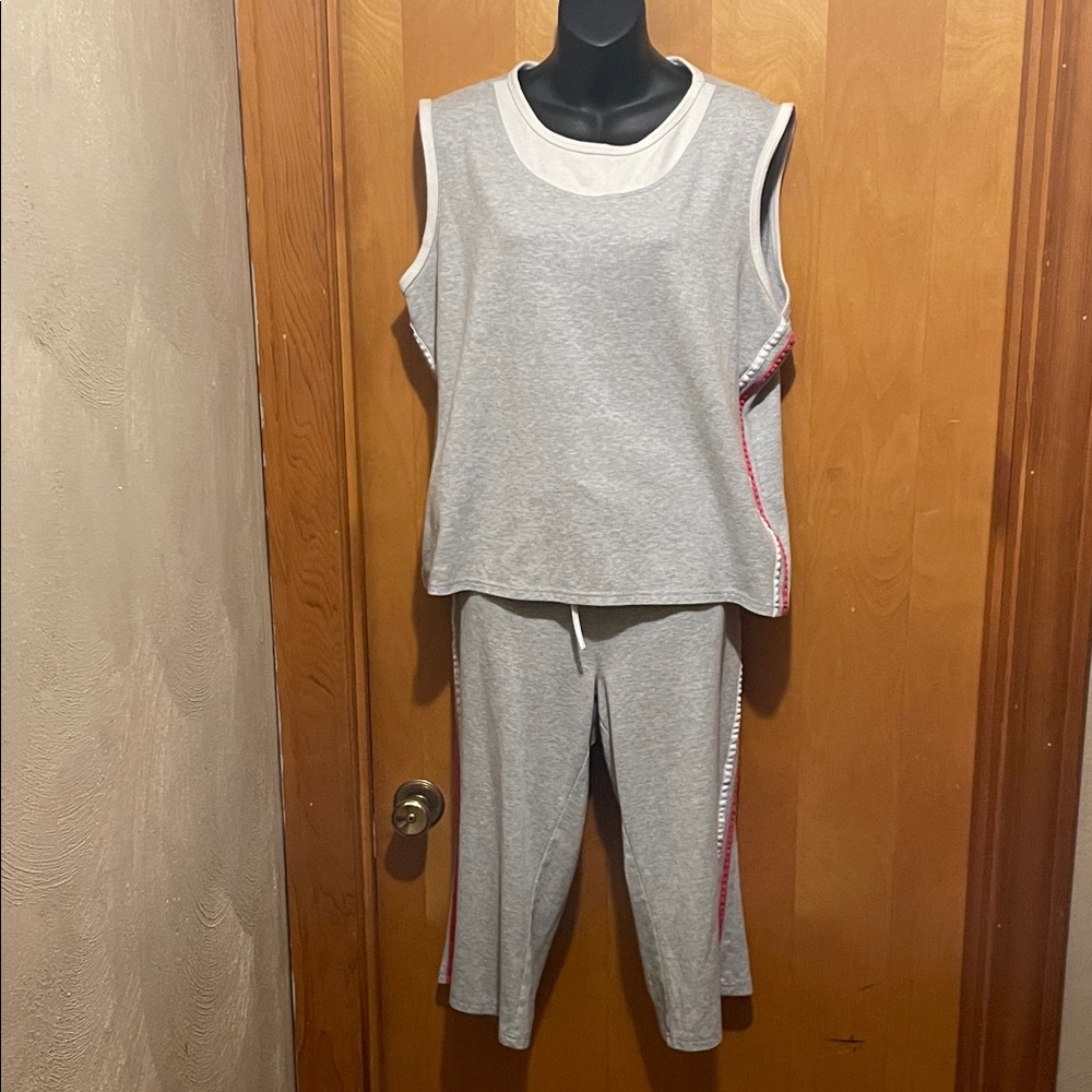 Women's Light Gray Sleeveless Sweat Top & Capris Set with Red Trim